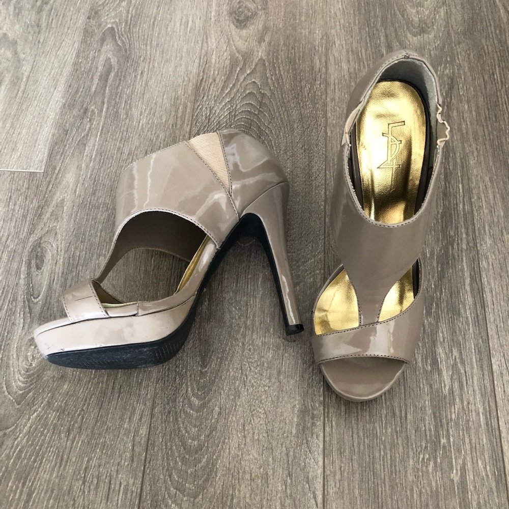 F21 Patent Heels - Picture 1 of 8